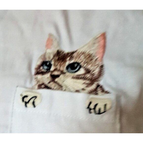 Embroidered cat kitty in pocket peekaboo and polka dot button down cotton shirt - Picture 9 of 10